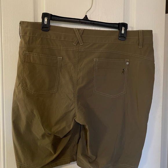 MARMOT SHORTS - perfect condition - Picture 5 of 6